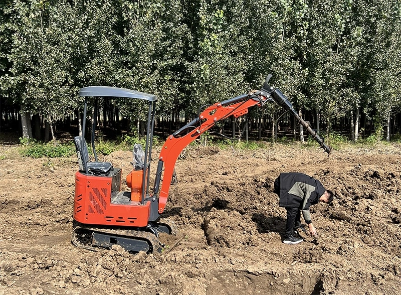 Getting Straight Holes Without Stalling — Auger Drill on a Mini Excavator